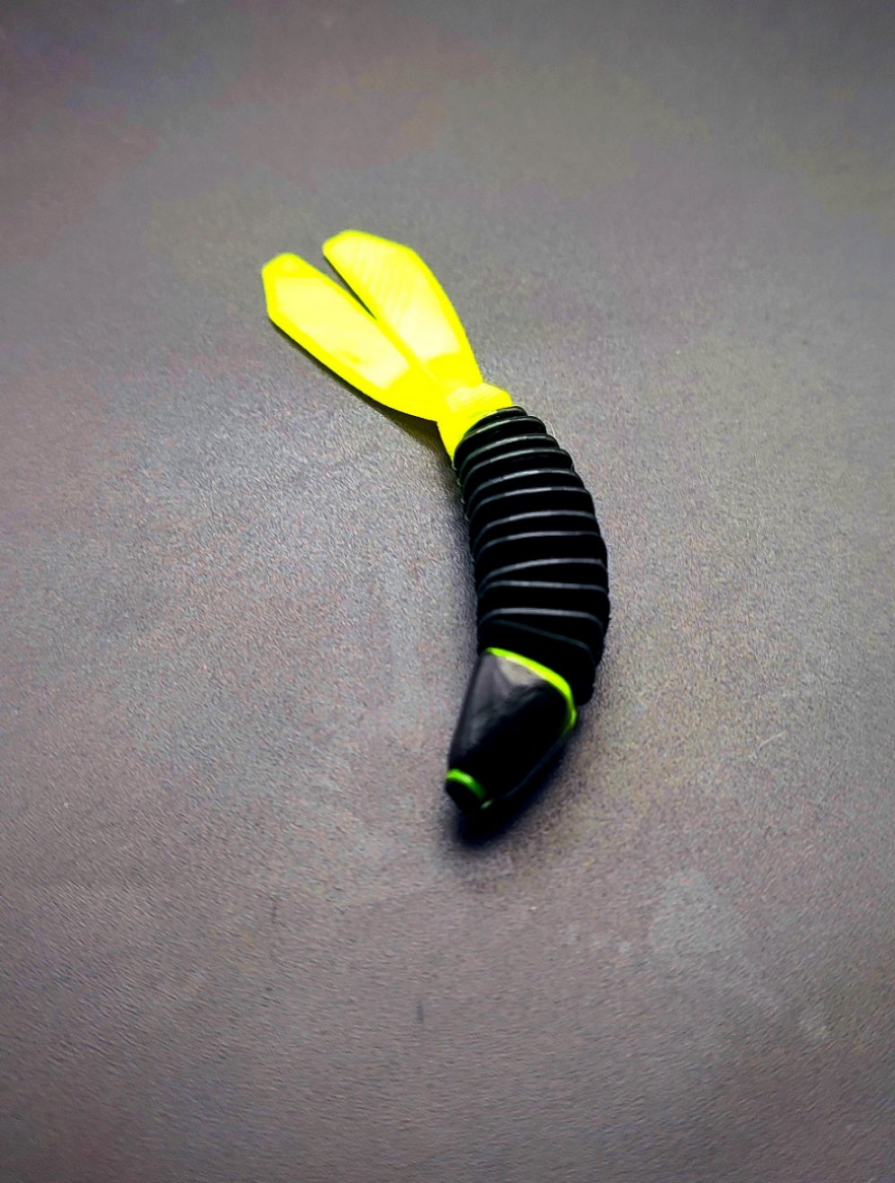 Trout Rocket (Nero/Giallo) Fluo 5,5cm